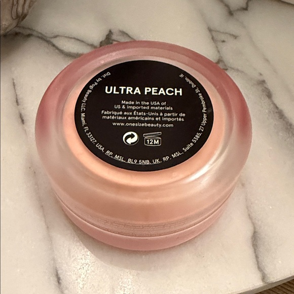 One size
By Patrick Star Ultimate Blurring Setting Powder - Picture 4 of 6